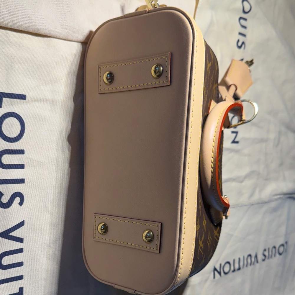 Louis Vuitton Monogram Canvas Alma BB - Picture 5 of 10